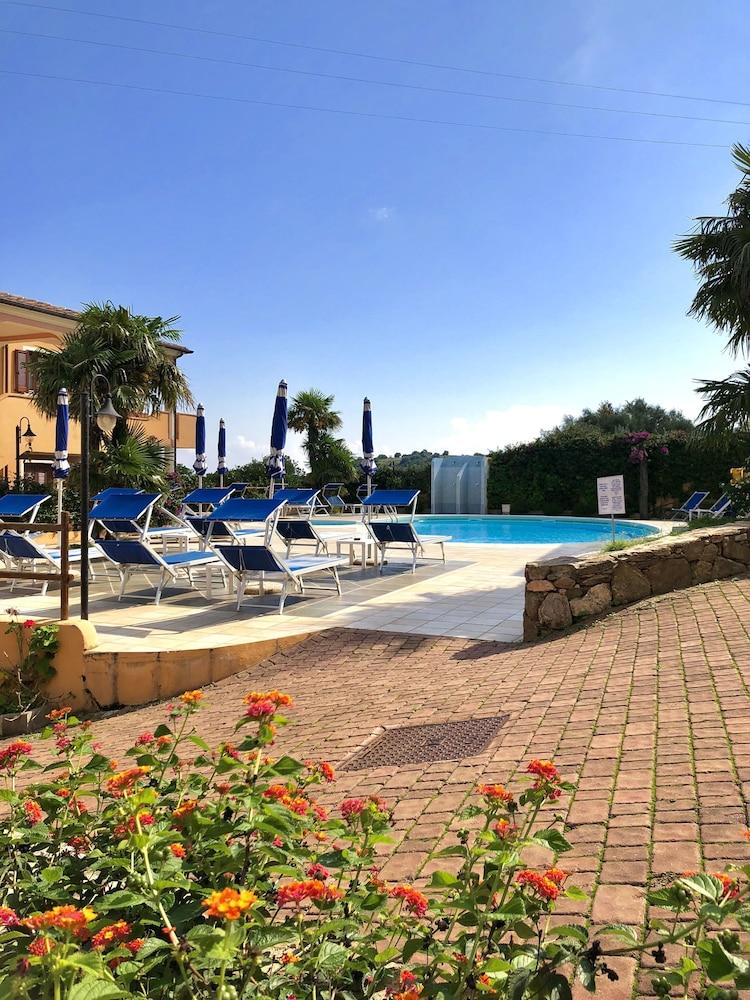 Residence Corte Dei Venti Budoni Exterior photo